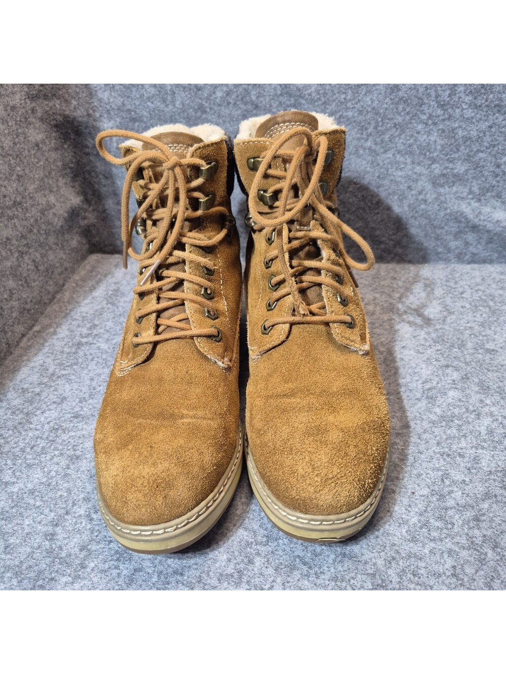 White Mountain Lace Up Winter Boots Size 9 M